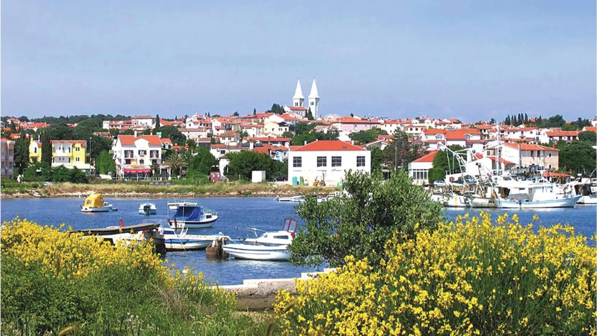 Lovely Apartment In Medulin With Wifi 0*,