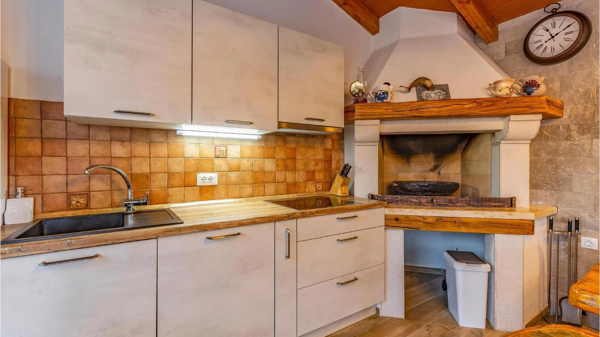 Lovely Apartment In Medulin With Wifi